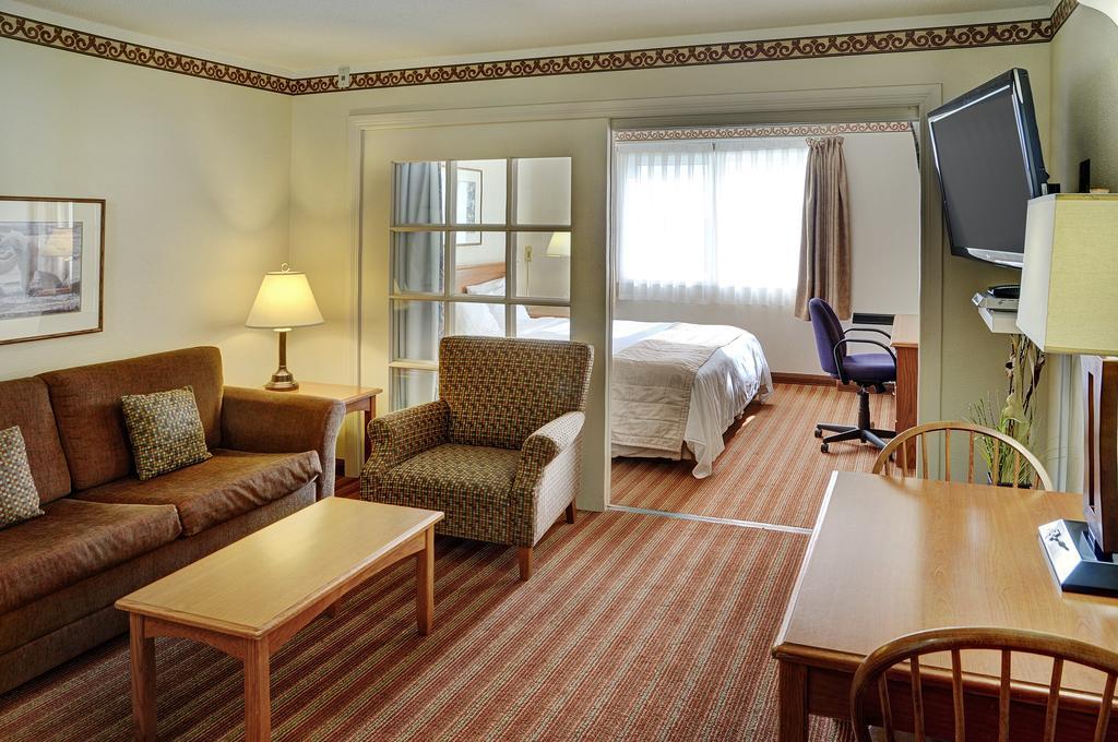 Lakeview Inns & Suites - Brandon Eksteriør bilde